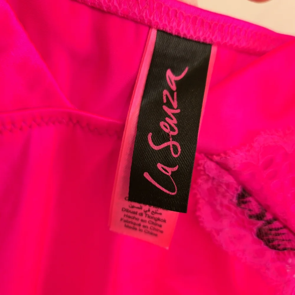 LA SENZA Hot Pink Irridescent Nighty Stretchy w Black Lace Detail, Small - Picture 8 of 9